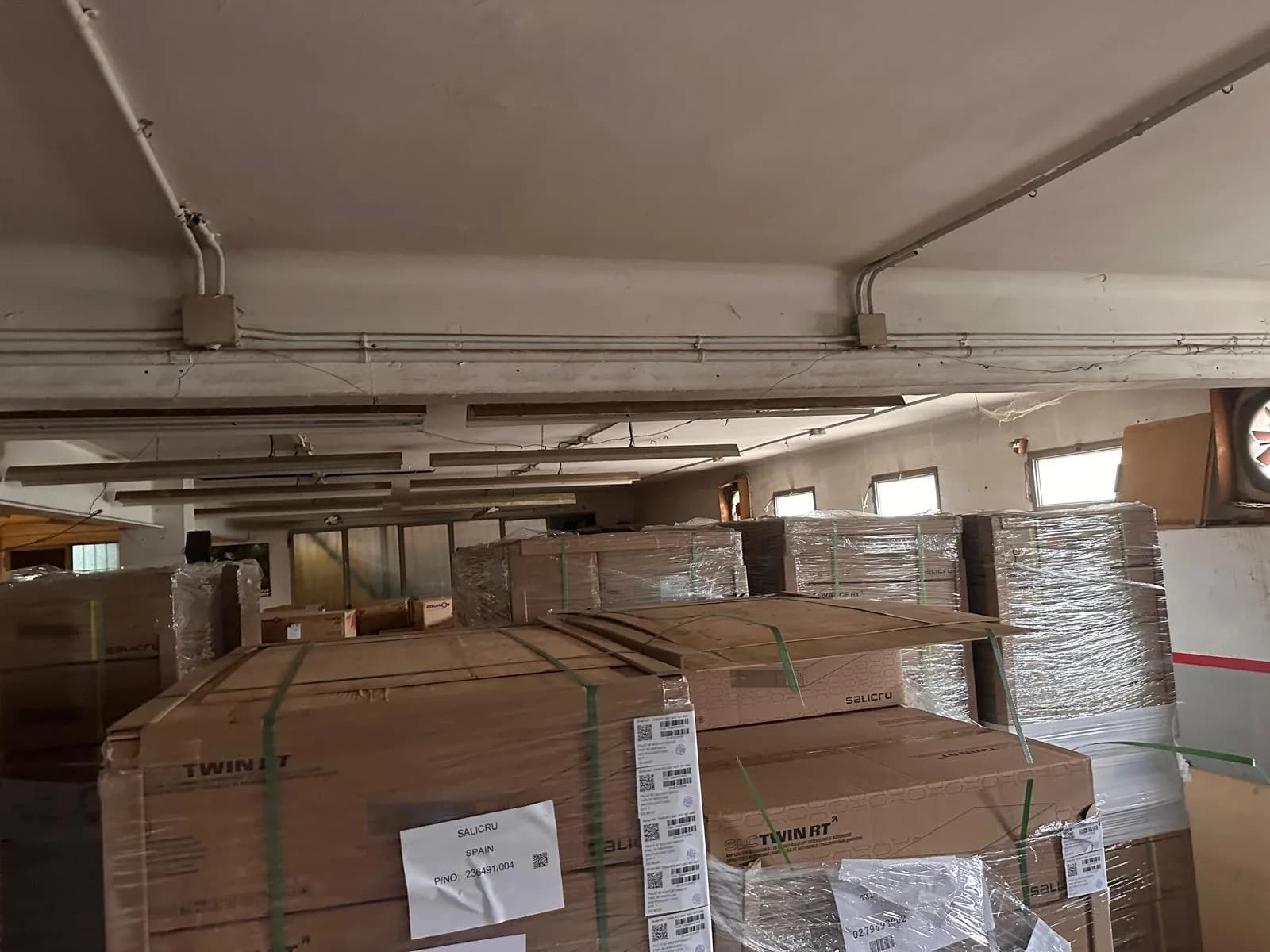 NAVE INDUSTRIAL EN VENTA EN SANT CELONI 2.051 m² - Imagen 1 de 8